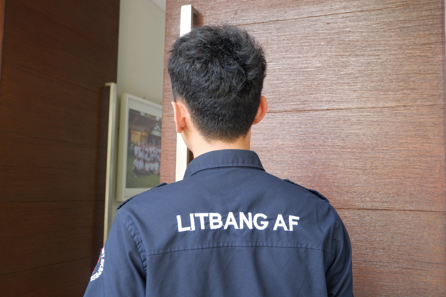 pick up paket dari depan rumah oleh kurir TLX